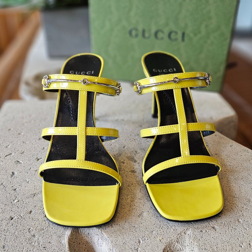 Gucci Gucci Horsebit Yellow Patent Leather Sandals – Size 7.5 US / 37.5 EU New
