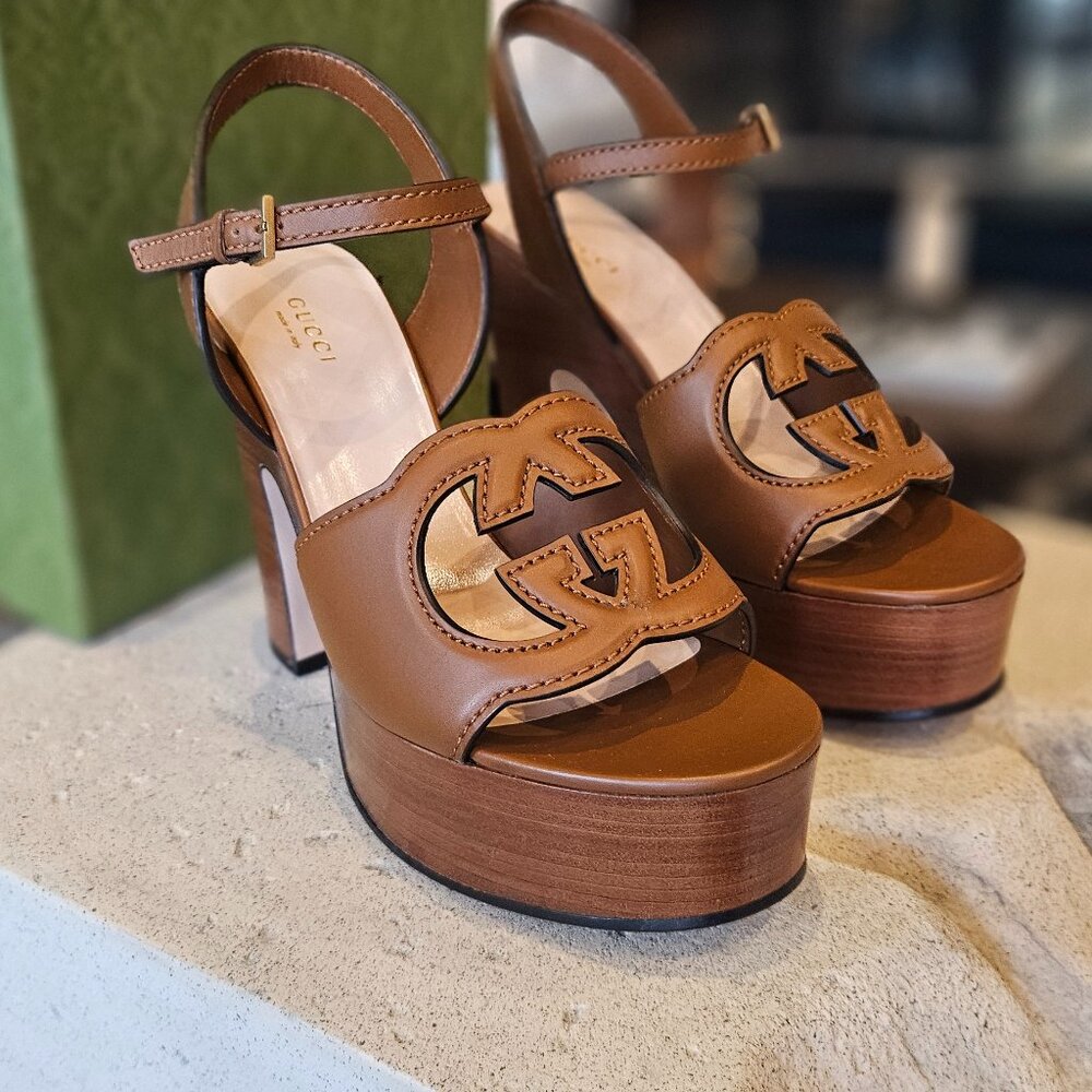 Gucci Gucci Interlocking G Cut Out Sandal 730022 US000 - 2535 Cuir Leather Size 39+